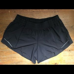 Lululemon Hotty Hot 4” shorts
